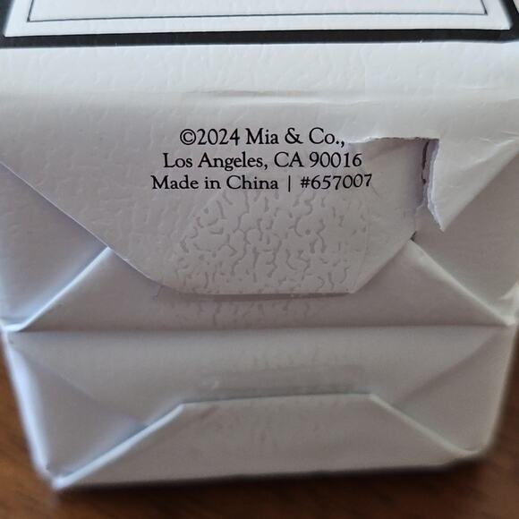 2 Mia & Co Coconut + Hibiscus Scented Luxury Soap Bars 10.58 oz - Picture 3 of 4